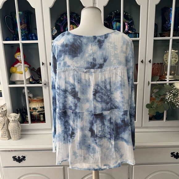 New Directions Tie Dye 3-Tiered Top Size XL Whitr and Blue - Picture 5 of 8